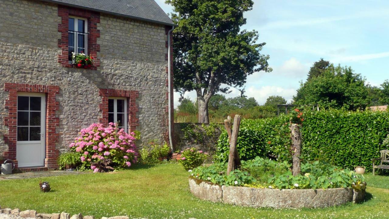 Gite De La Cour Vautier Mandeville-en-Bessin Экстерьер фото